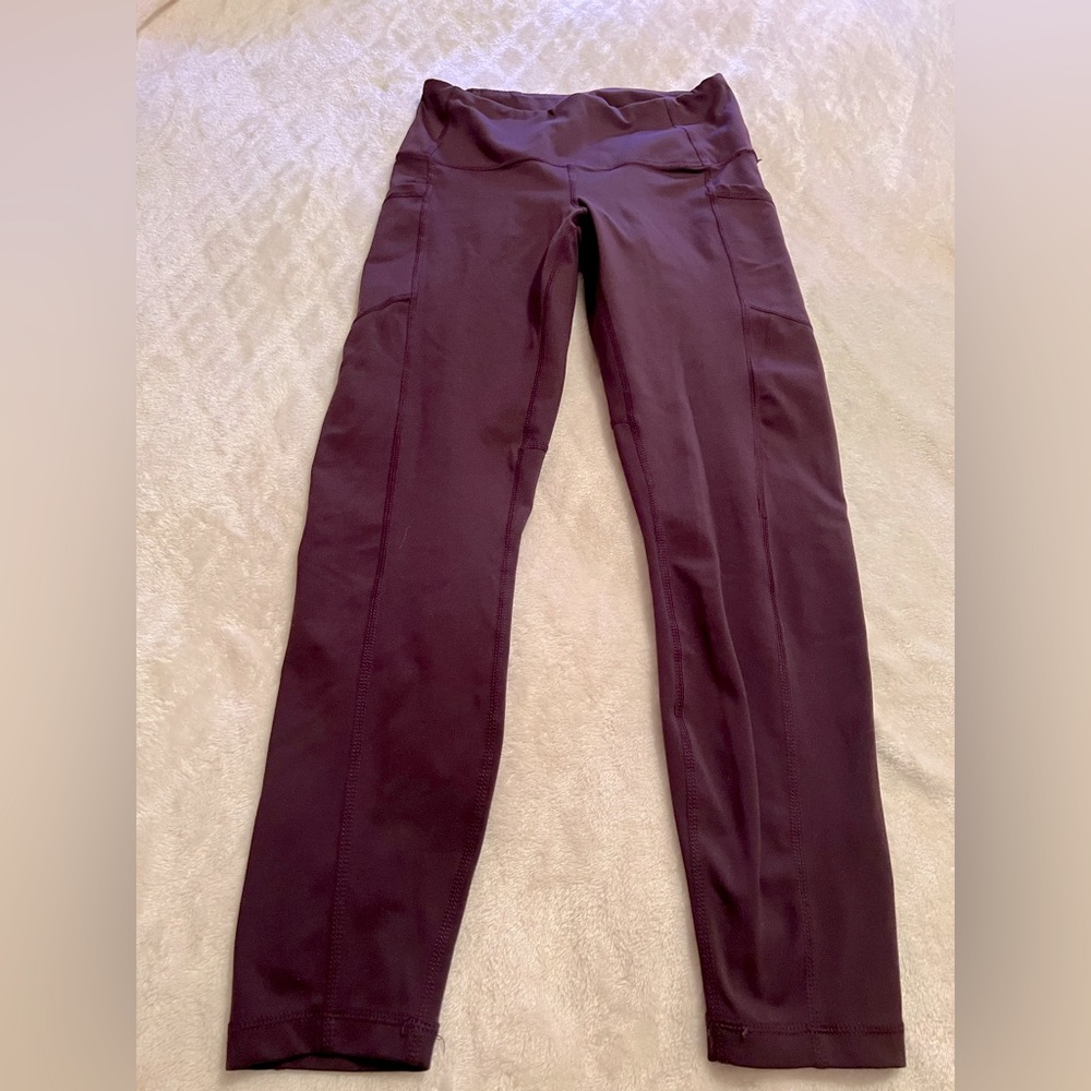 Yogalicious Lux Capri Yoga Leggings, Color Dark Burgundy, Size S, Never Worn